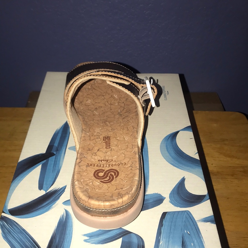 Shoe - Picture 4 of 5